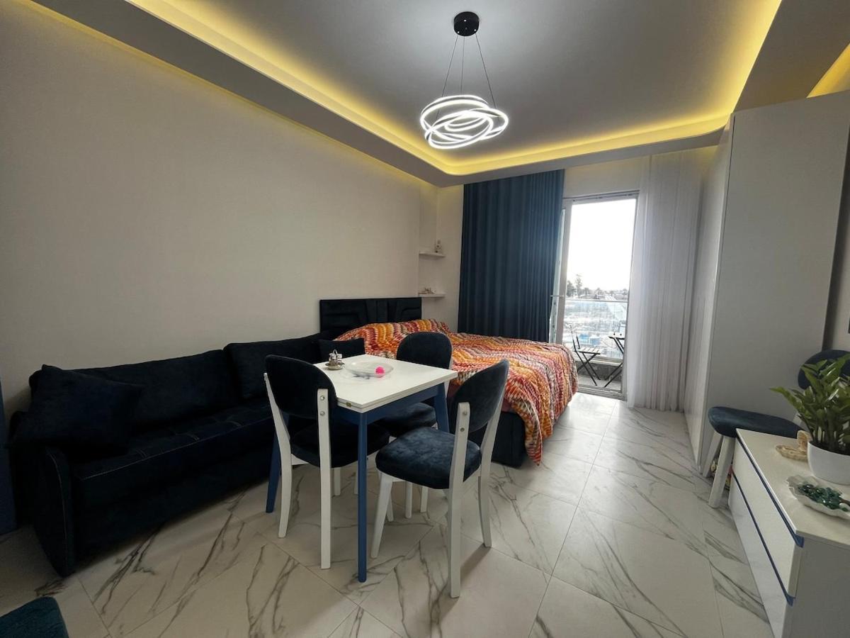 Iris * Golem (Tirana)