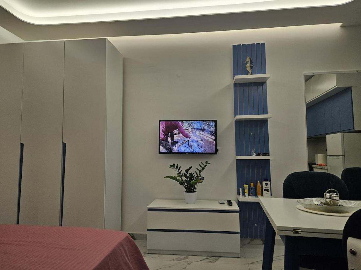 Iris Apartment